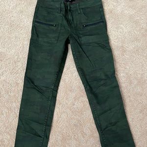 Ace Utility Skinny Jean in Heritage Camo
Sanctuary
Color:Heritage Camo